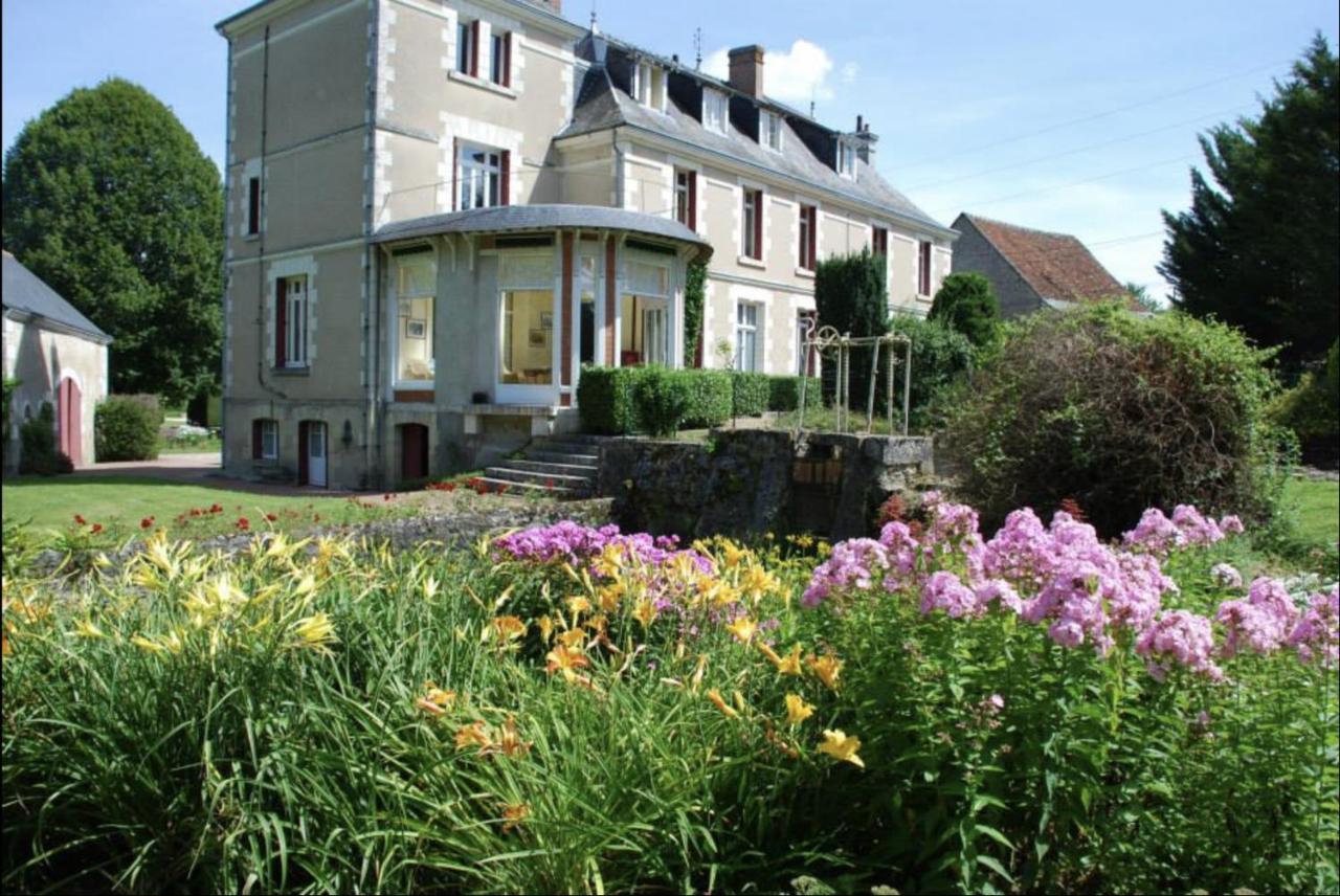 Le Moulin De Francueil Bed and Breakfast Εξωτερικό φωτογραφία